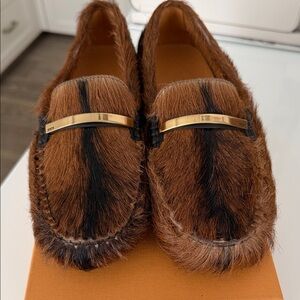 J P TOD’S Brown and Black Fur Loafers with Gold Accent 37.5 beautiful brand new
